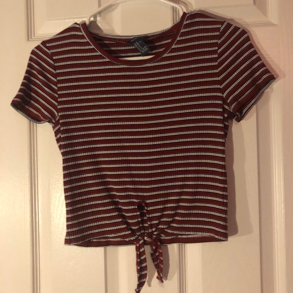 Striped t-shirt with knot